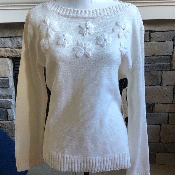 New York & Company Sweaters - NWT New York and Company cream sweater with floral pattern size large